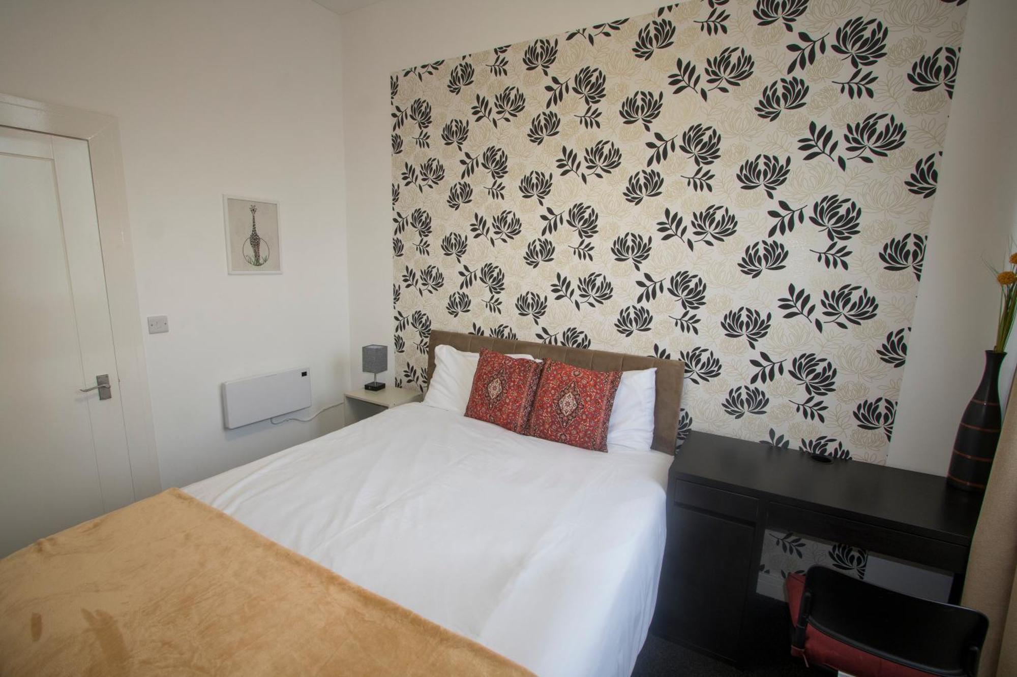 Ideal For Groups - Modern 2 Bedroom Apartment - Free Parking, Transit Links, Close To Stadiums Манчестер Экстерьер фото