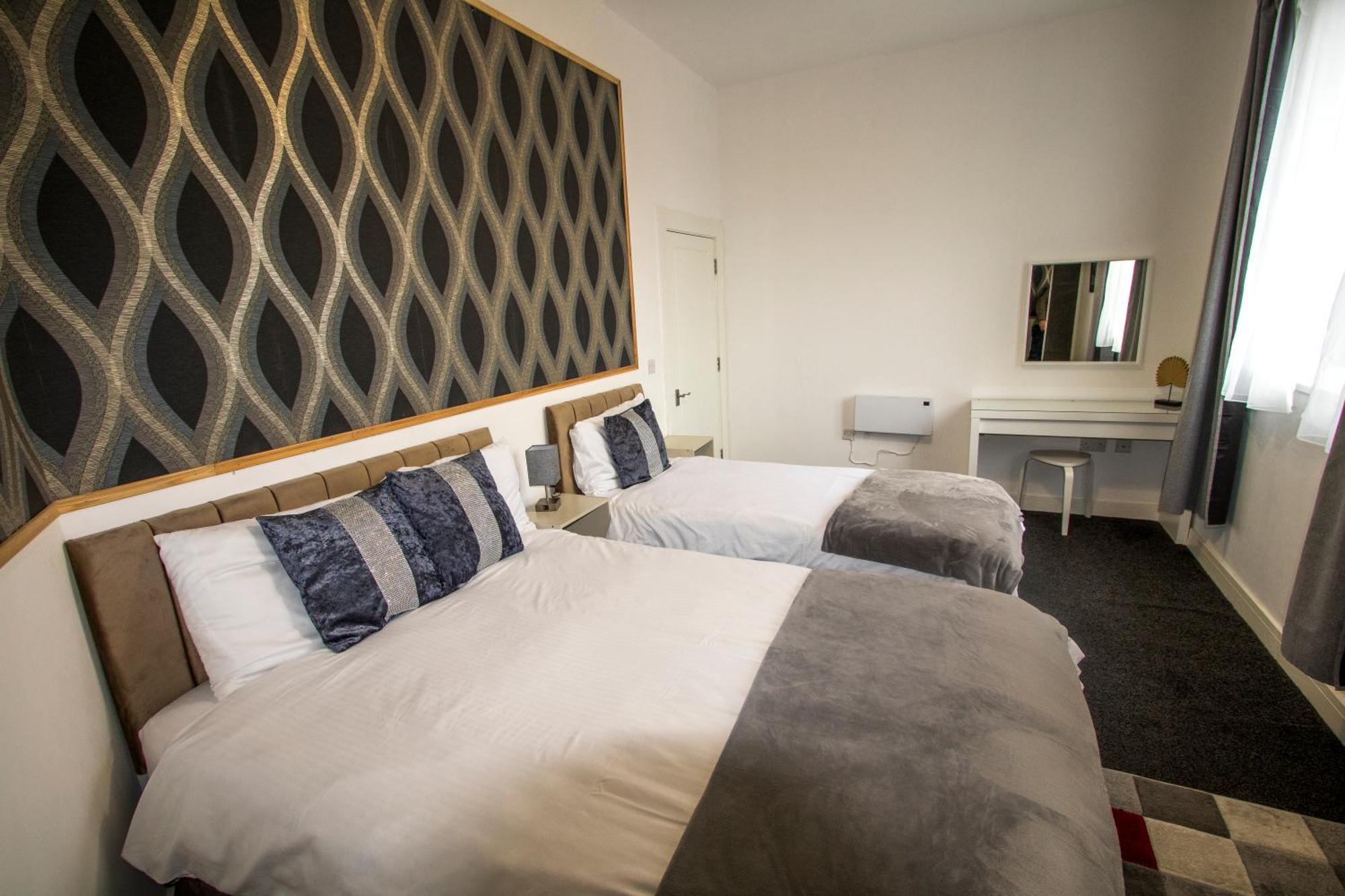Ideal For Groups - Modern 2 Bedroom Apartment - Free Parking, Transit Links, Close To Stadiums Манчестер Экстерьер фото