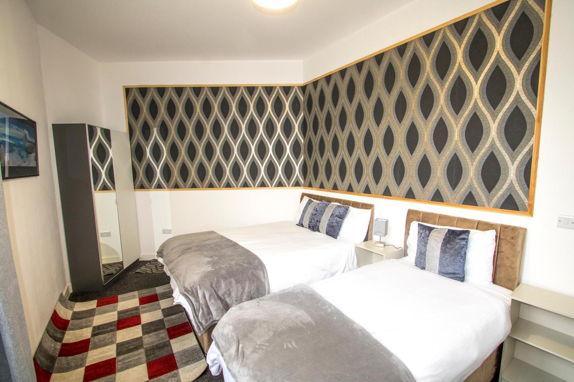 Ideal For Groups - Modern 2 Bedroom Apartment - Free Parking, Transit Links, Close To Stadiums Манчестер Экстерьер фото